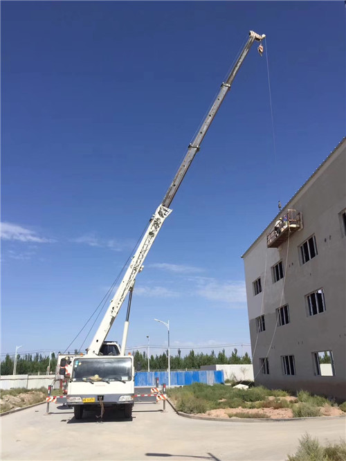 惠州市“轻装强干”—— 吊车的 “轻量化臂架” 技术