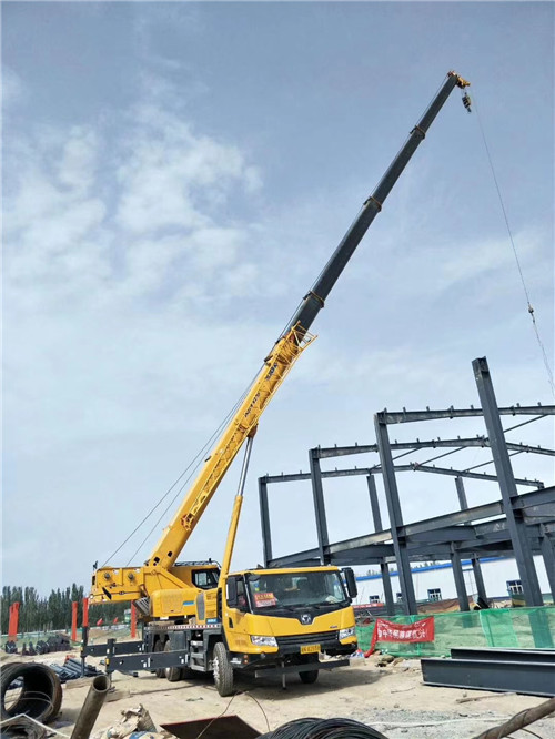 惠州市超高层建筑钢结构吊装案例